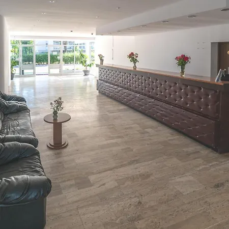 Hotel Semiramis Saturn